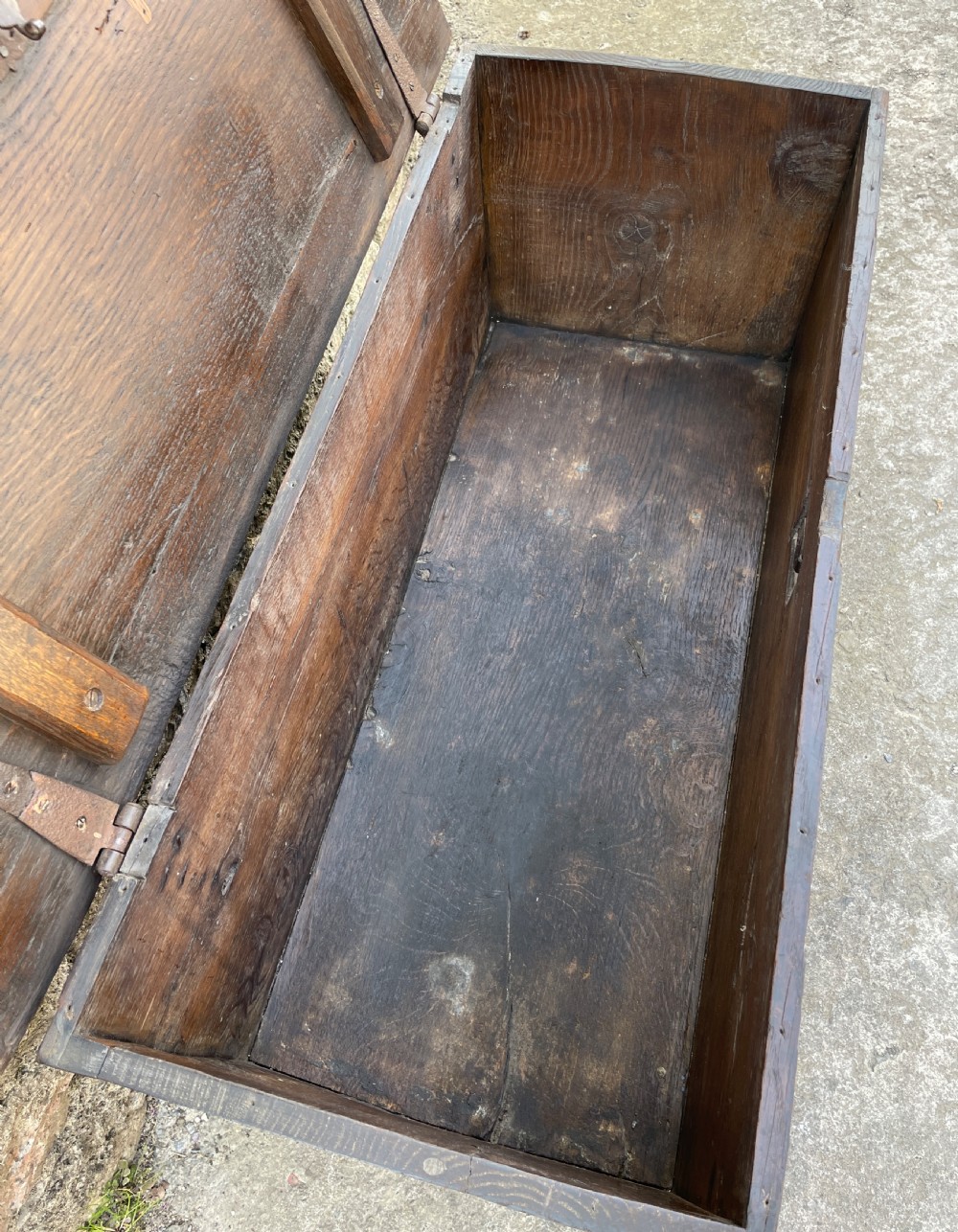 Early 18th Century Planked Oak Coffer View XII
