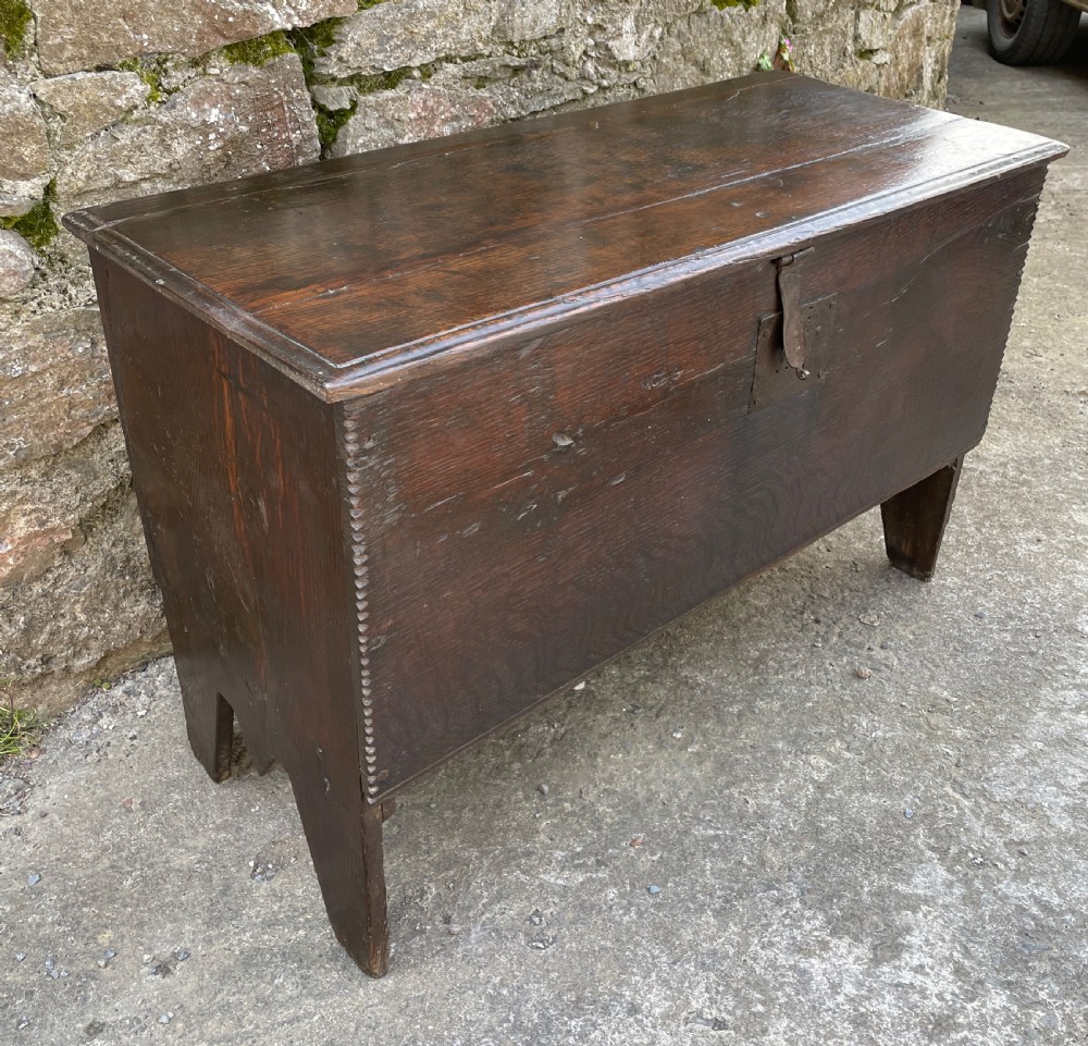 Early 18th Century Planked Oak Coffer View XIV