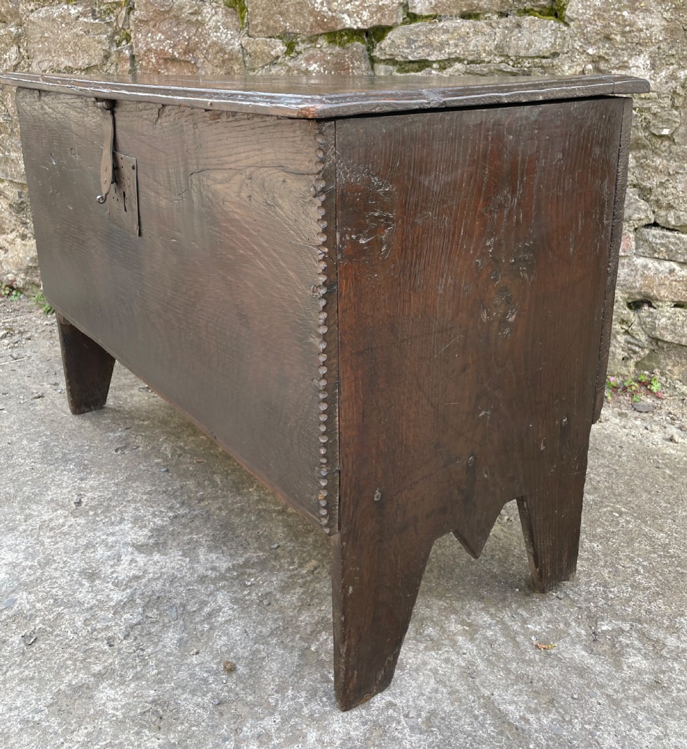 Early 18th Century Planked Oak Coffer View XVI