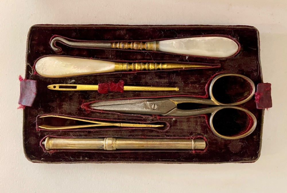 Victorian Rosewood Vanity Box with Silver Gilt Fittings 1844 View VIII