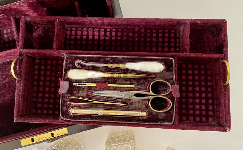 Victorian Rosewood Vanity Box with Silver Gilt Fittings 1844 View XVII