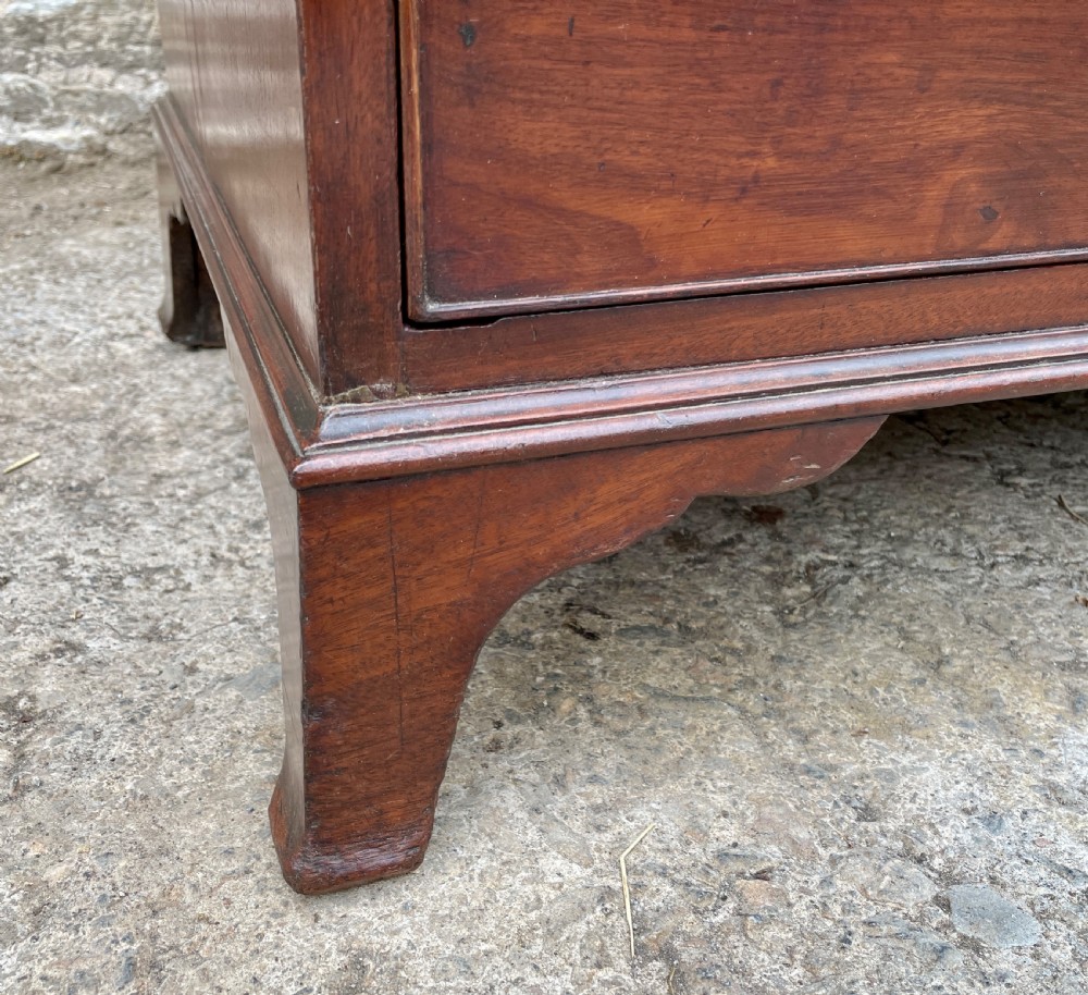 Small Georgian Mahogany Chest of Drawers View XV