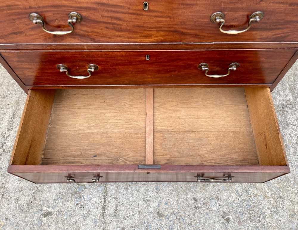 Small Georgian Mahogany Chest of Drawers View XVII