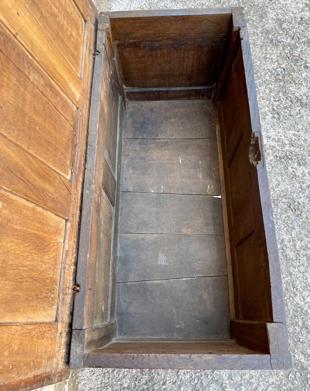 18th Century Panelled Oak Coffer View VII