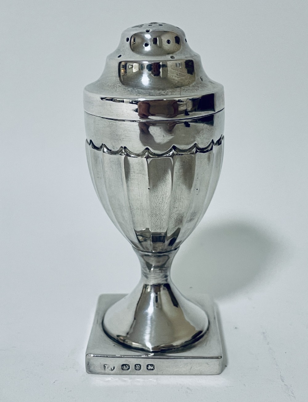 Victorian Silver Pepper Pot Pepperette 