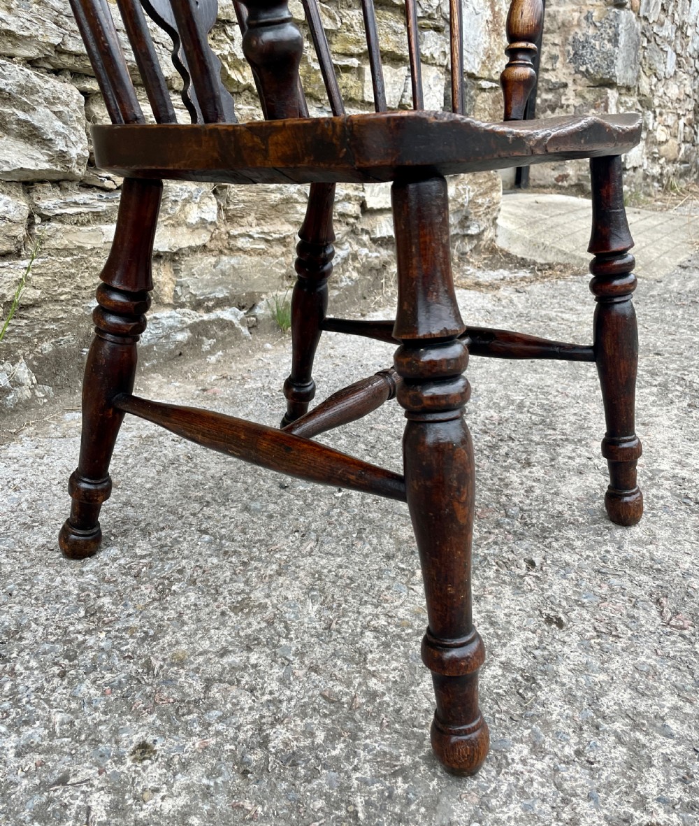 Antique Windsor Chair with Elm Seat View XV