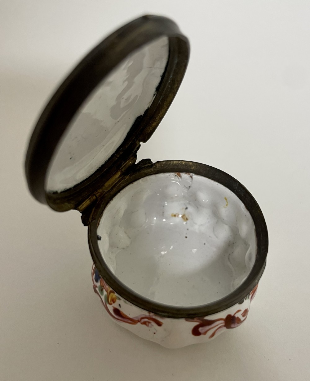 18th Century Georgian Bilston Enamel Pill Box View X
