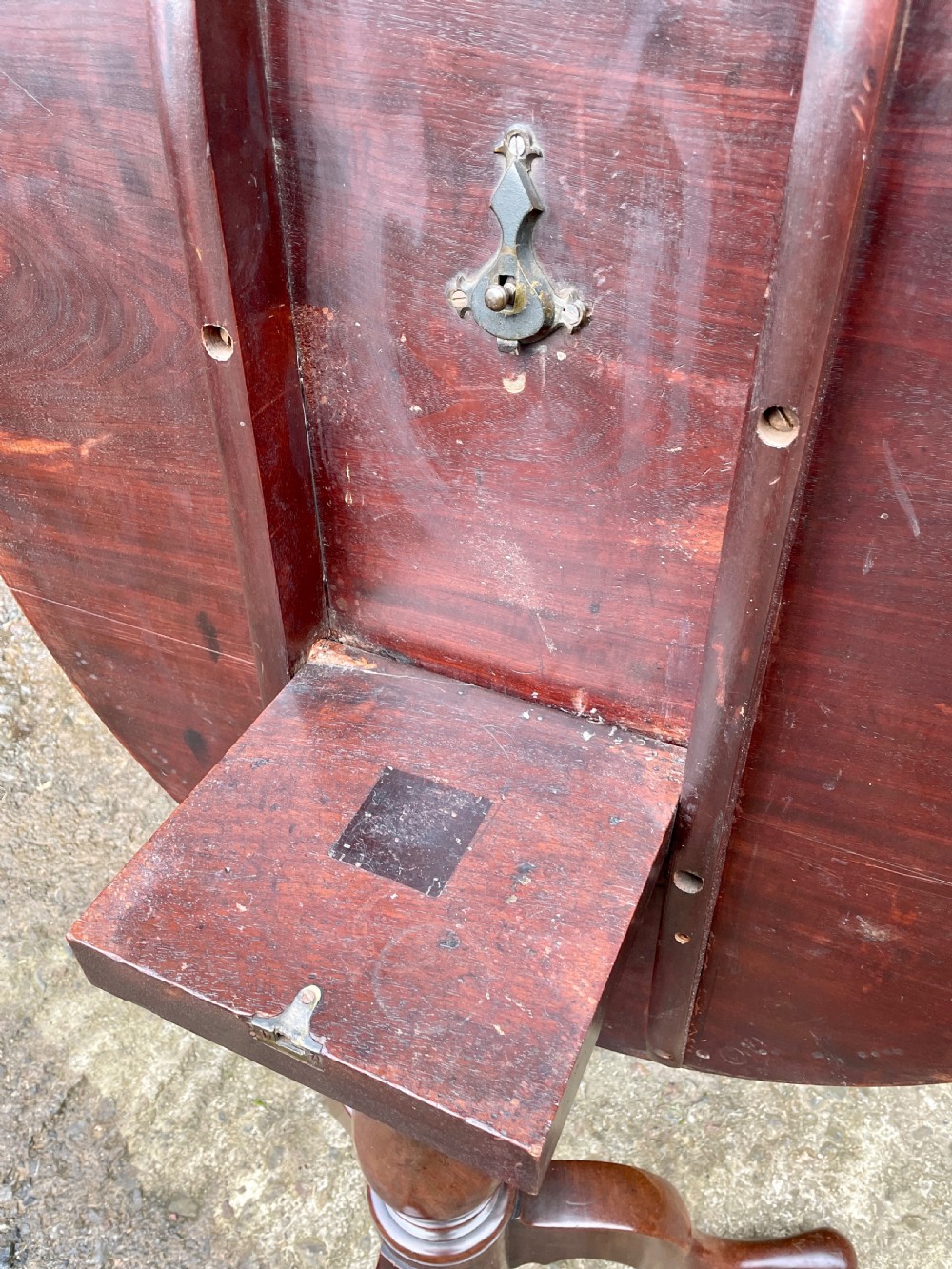 Georgian Mahogany Tilt Top Occasional Table View XXII