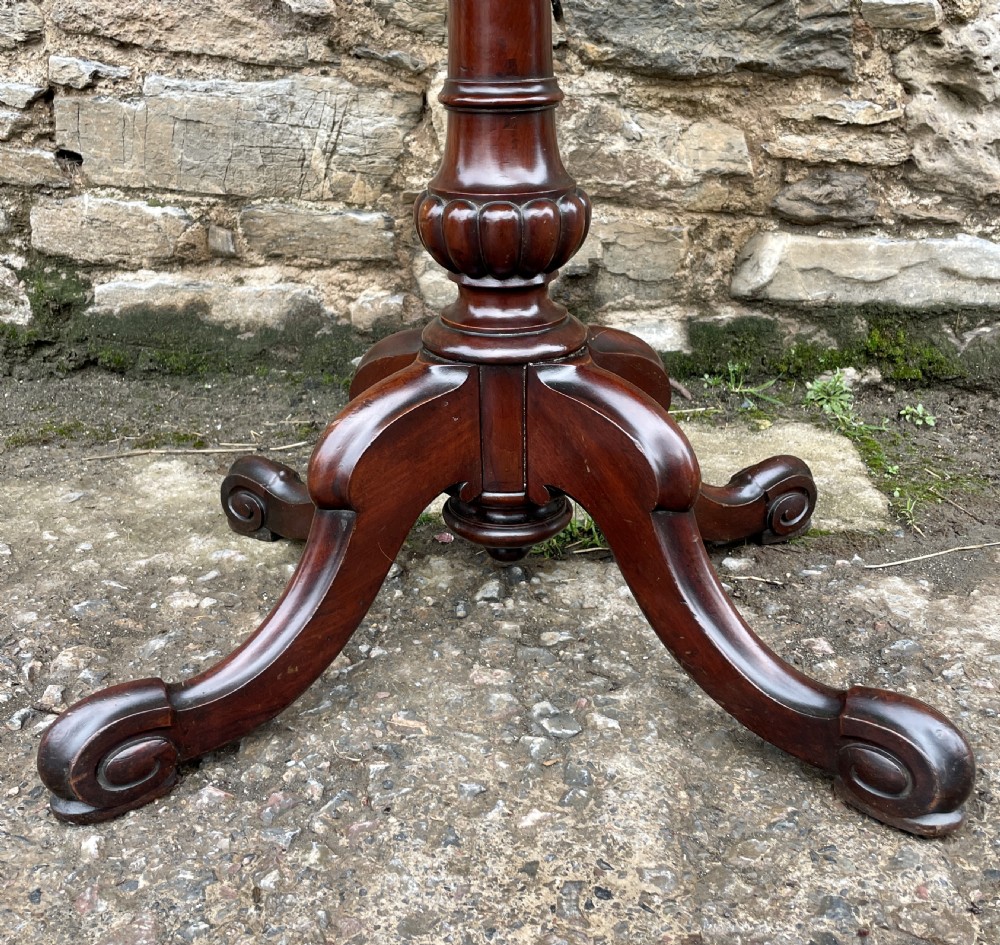 Antique Victorian Mahogany Lamp Table by Johnstone & Jeanes View IX