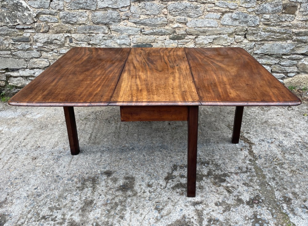 George III Mahogany Gateleg Dining Table