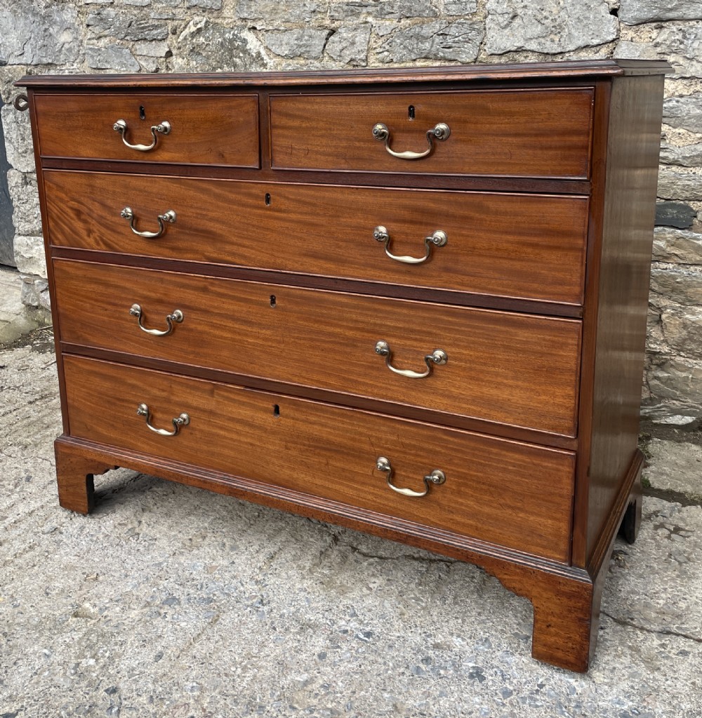 Large Georgian Mahogany Chest of Drawers View VIII