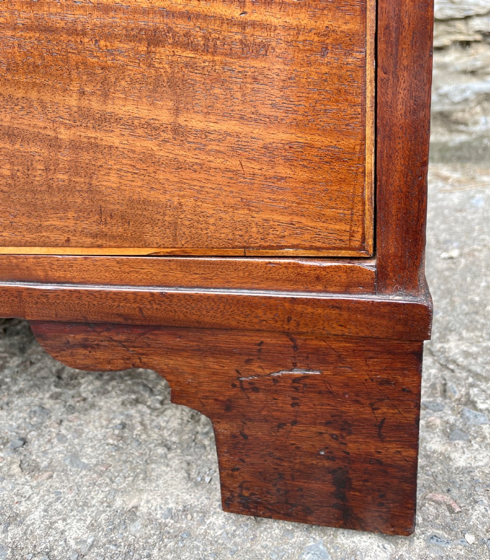 Small Georgian Mahogany Chest of Drawers View XXIII