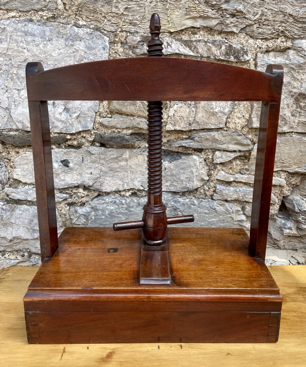 Georgian Mahogany Flower Press View X