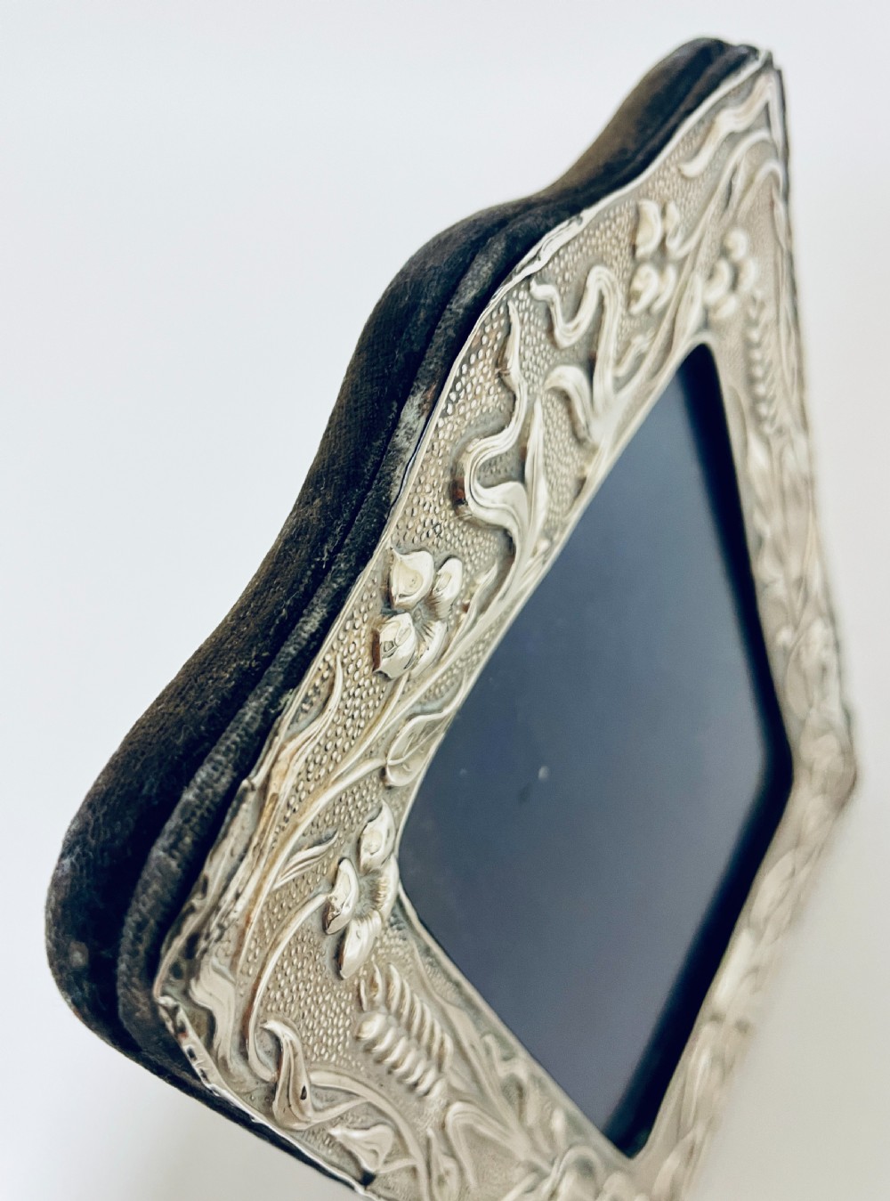 Art Nouveau Silver Photo Frame View XIV
