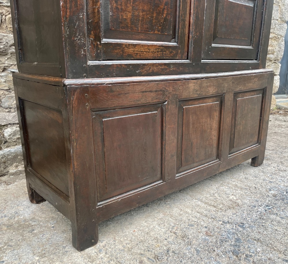 Early 18th Century Oak Livery Cupboard View XI