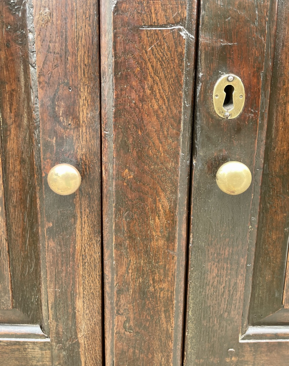 Early 18th Century Oak Livery Cupboard View XIII