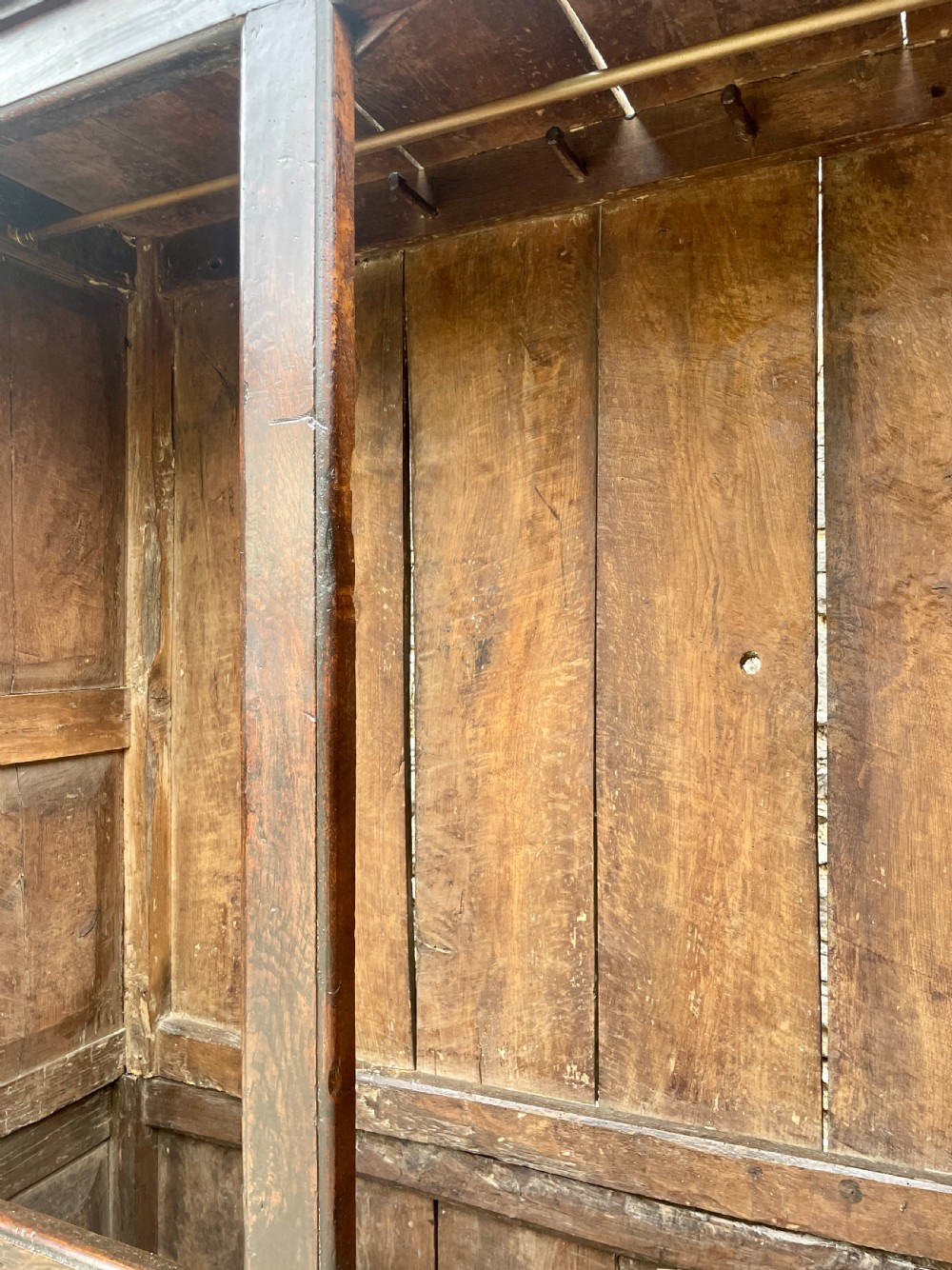 Early 18th Century Oak Livery Cupboard View XVI