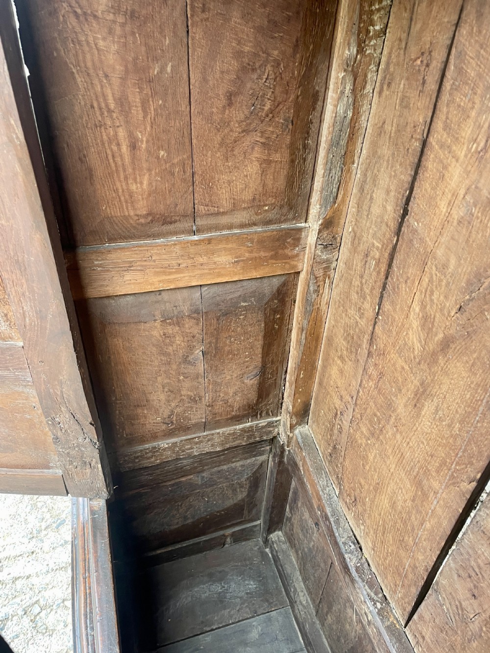 Early 18th Century Oak Livery Cupboard View XXI