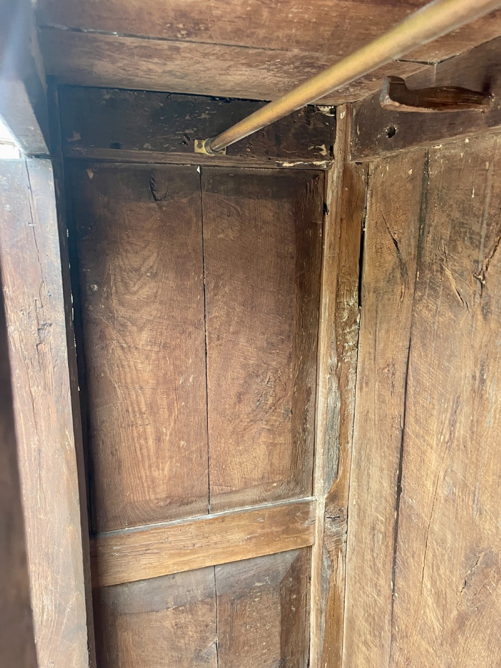 Early 18th Century Oak Livery Cupboard View XXII