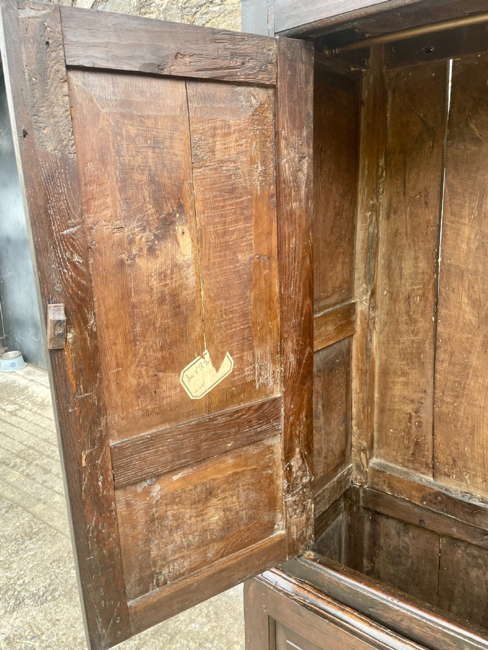 Early 18th Century Oak Livery Cupboard View XXIII