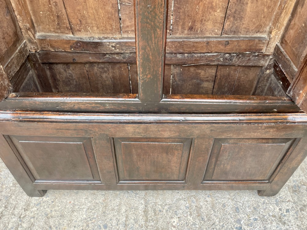 Early 18th Century Oak Livery Cupboard View XXVII
