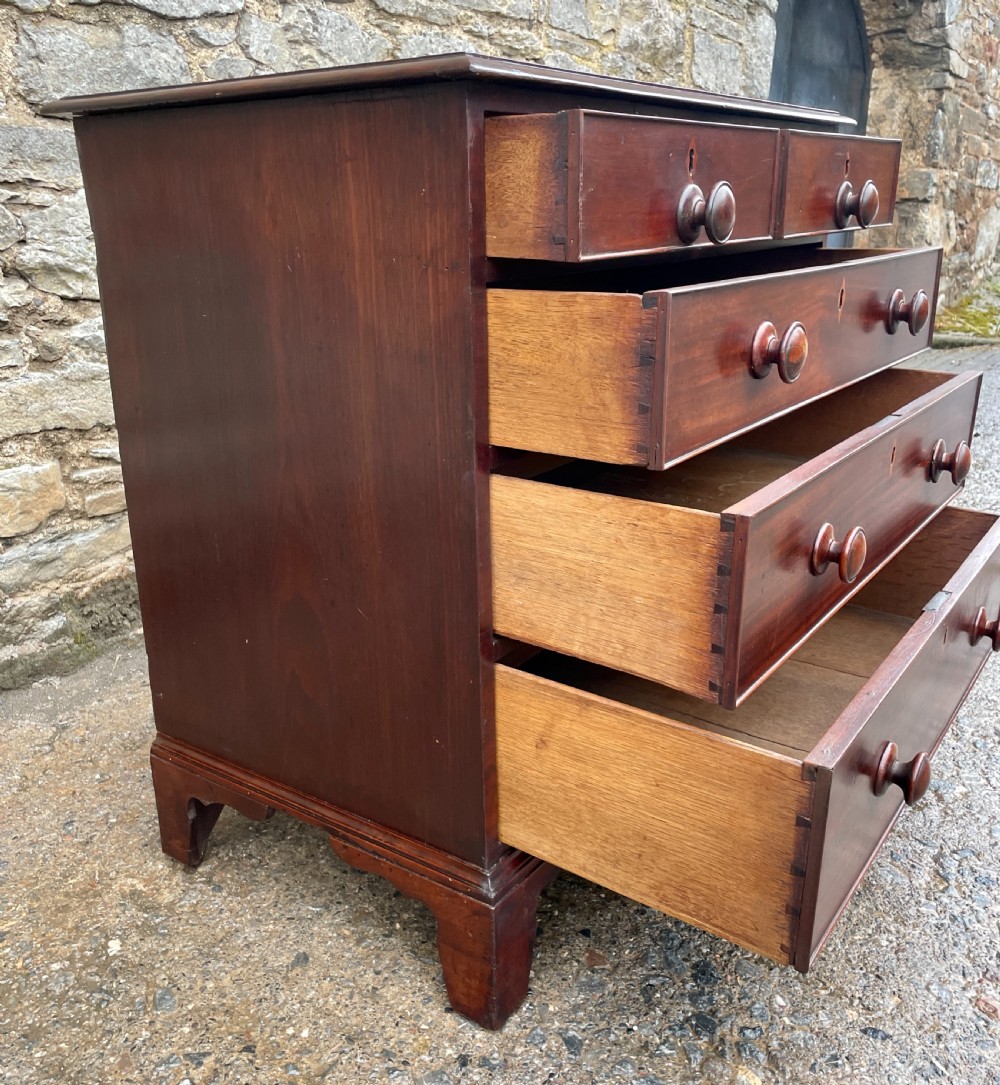 Small Georgian Mahogany Chest of Drawers View XVII