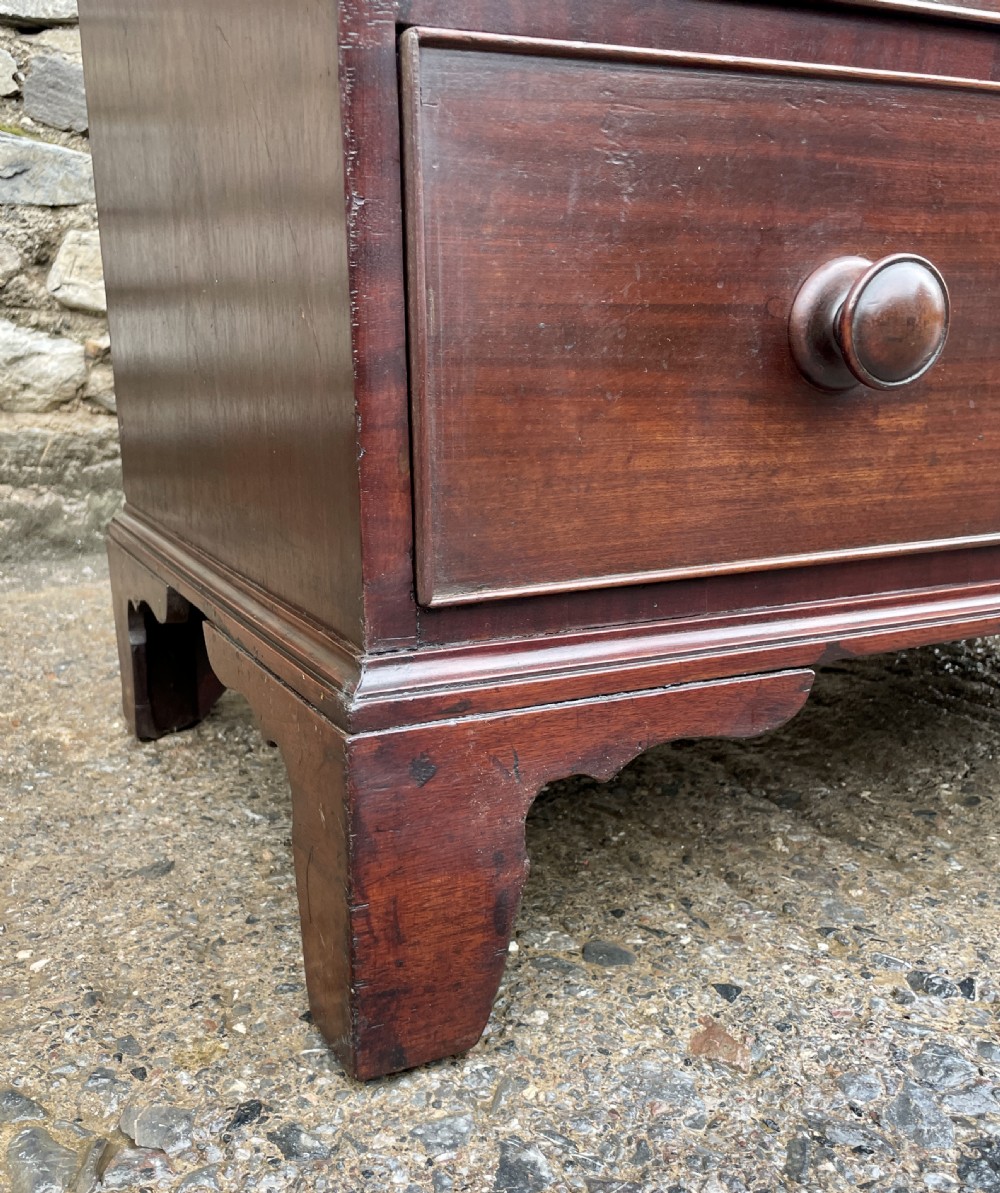 Small Georgian Mahogany Chest of Drawers View XXIII