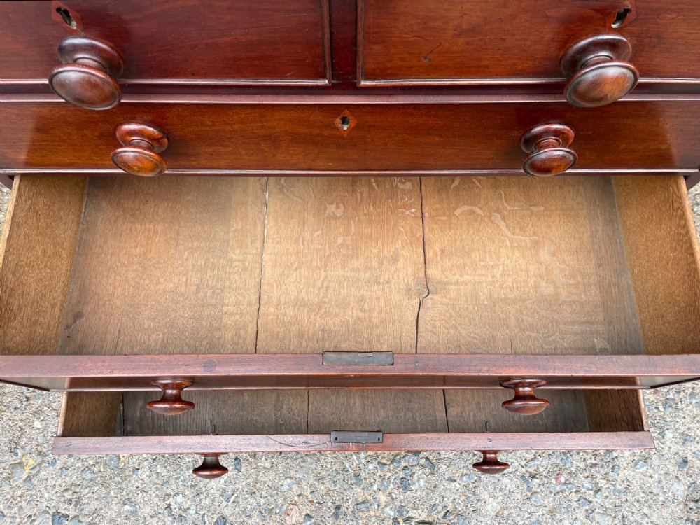Small Georgian Mahogany Chest of Drawers View XXV