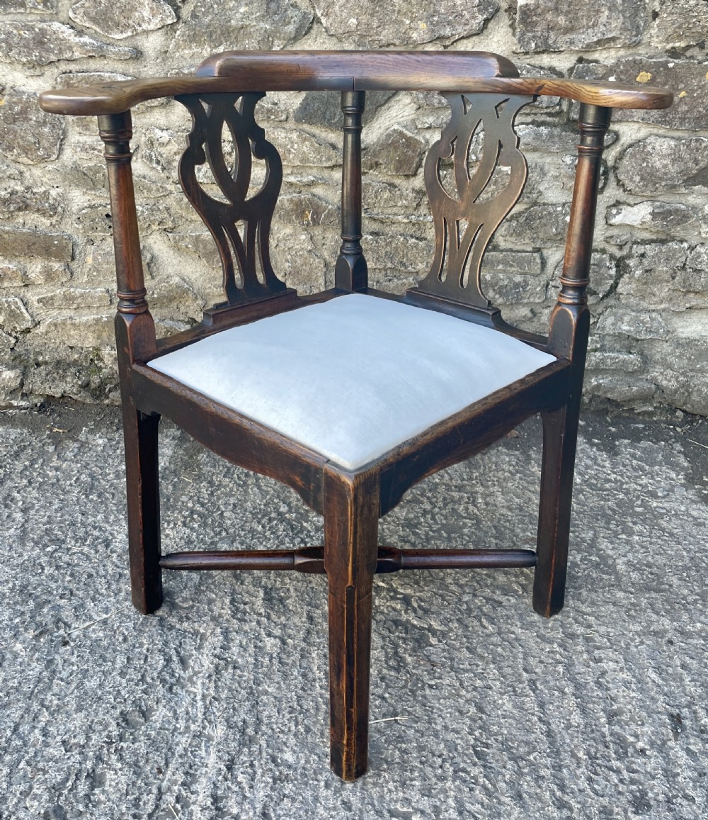 Georgian Elm and Oak Country Corner Chair View II
