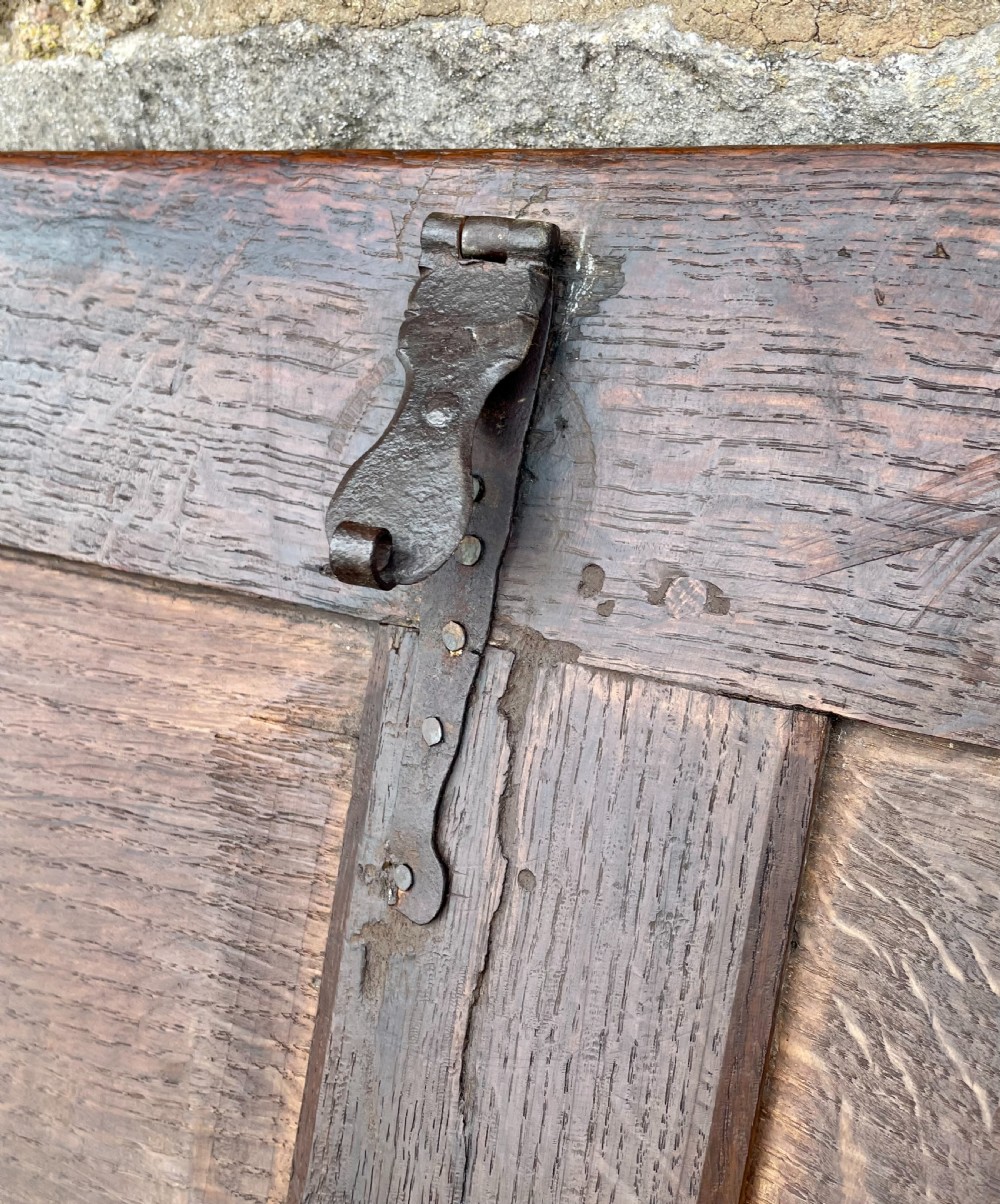18th Century Oak Coffer View XVI