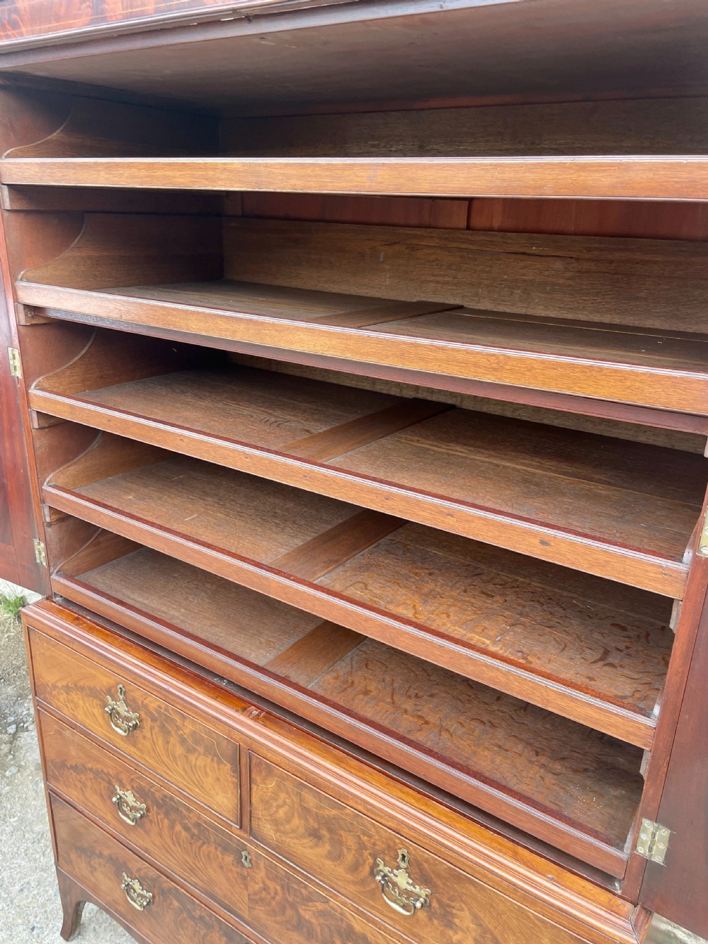 Georgian Mahogany Linen Press View XXI