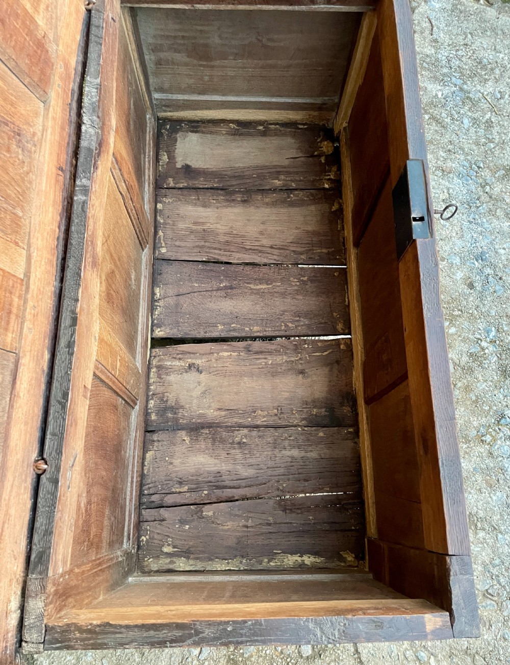 18th Century Oak Panelled Coffer View XV