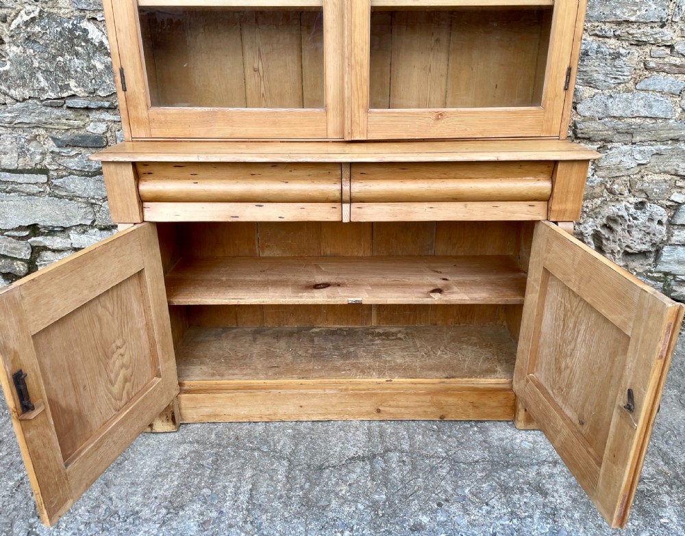 Antique Pine Dresser View XXVIII
