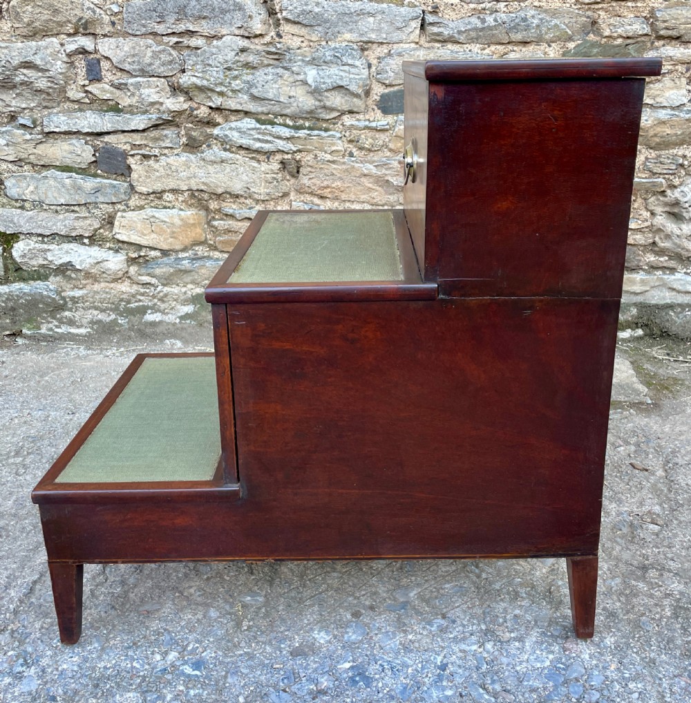 Georgian Mahogany Bed / Library Steps View V