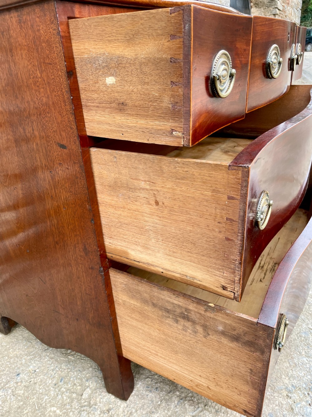 Georgian Mahogany Serpentine Chest of Drawers View XXII