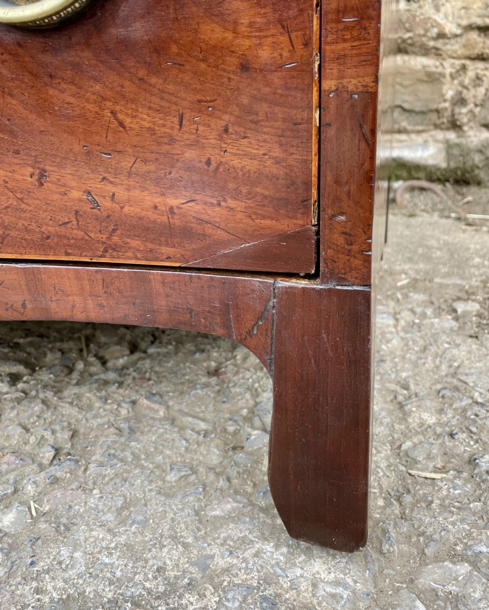 Georgian Mahogany Serpentine Chest of Drawers View XXV