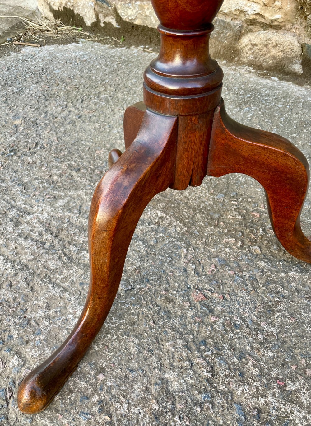 Georgian Mahogany Tilt Top Occasional Table View XVIII