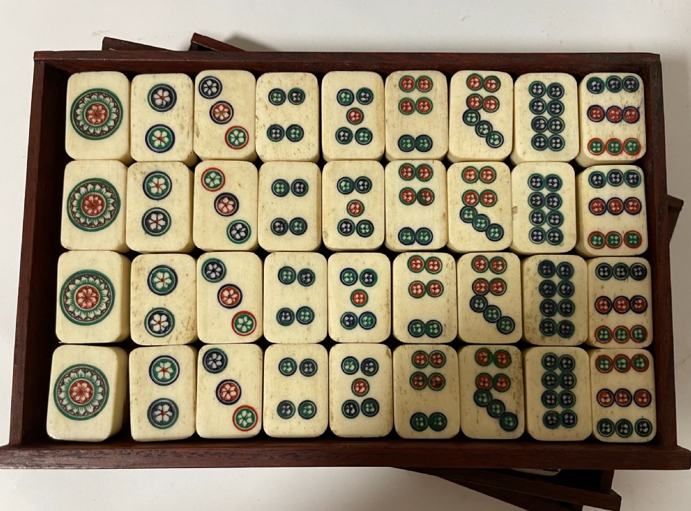 Vintage Bone and Bamboo Mahjong Set View XVI