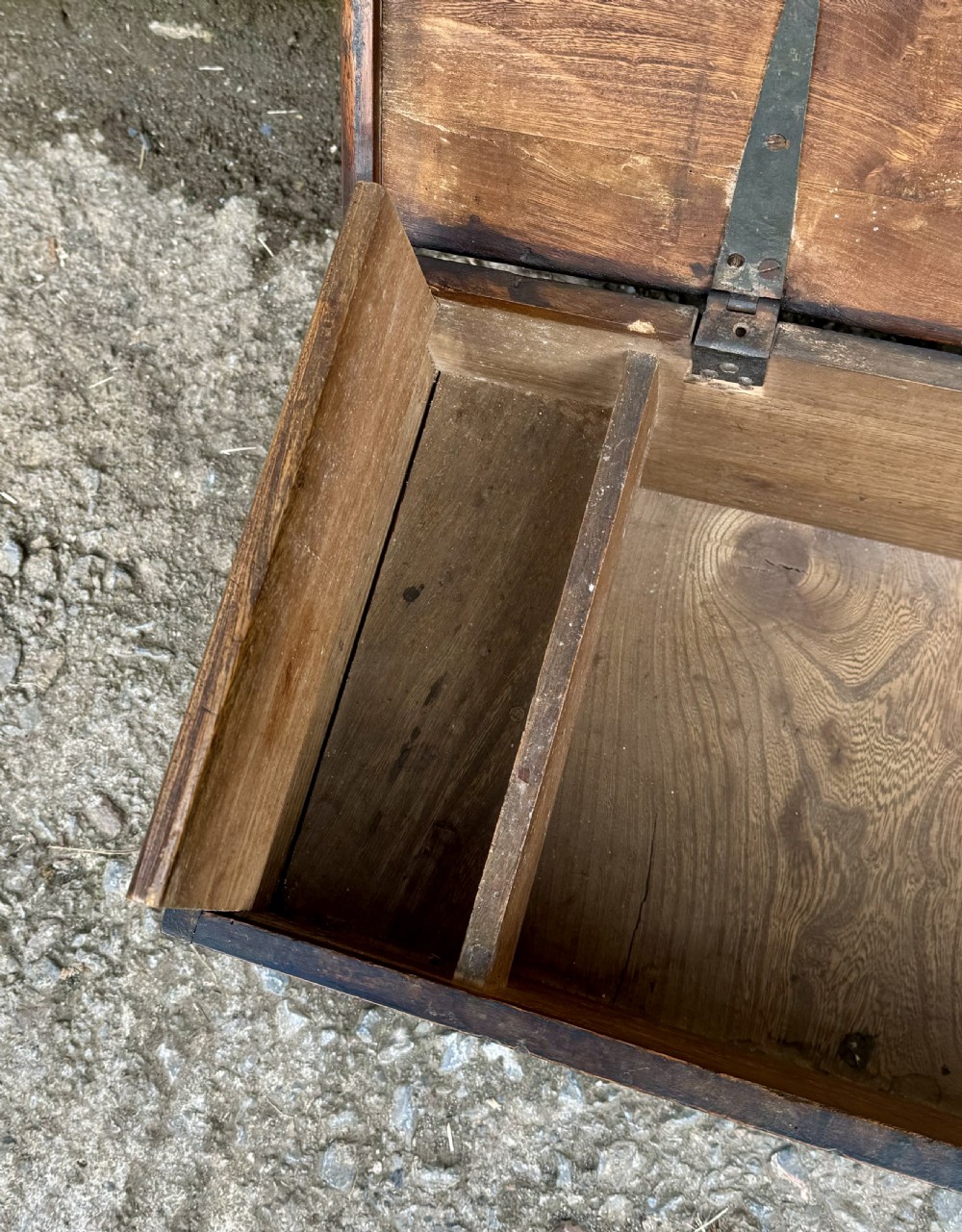 Georgian Elm Blanket Box View VI