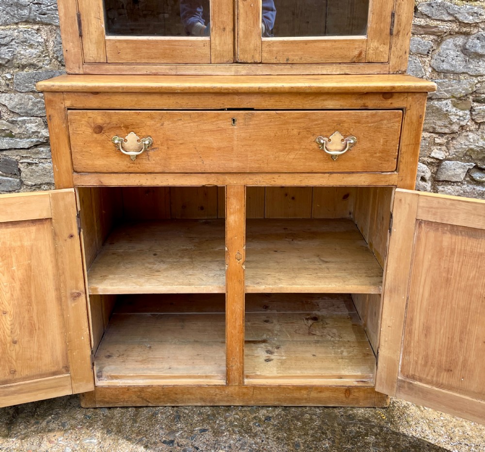 Small Antique Pine Dresser View XV