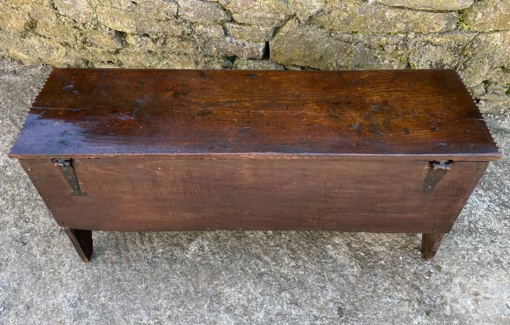 18th Century Planked Oak Coffer View XVI