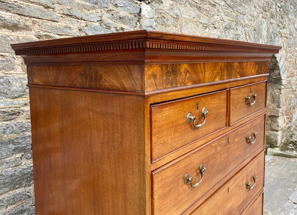 Georgian Mahogany Chest on Chest View VII