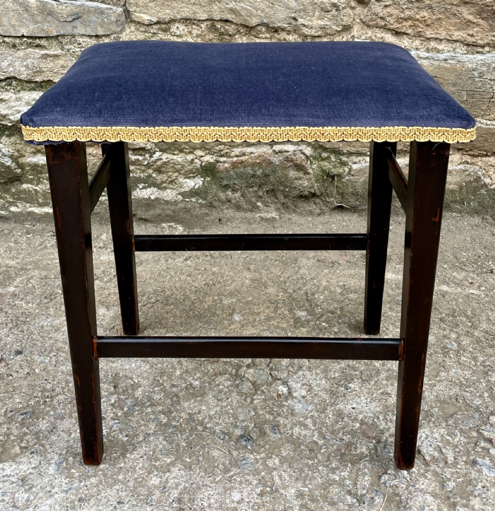 George V 1911 Coronation Stool