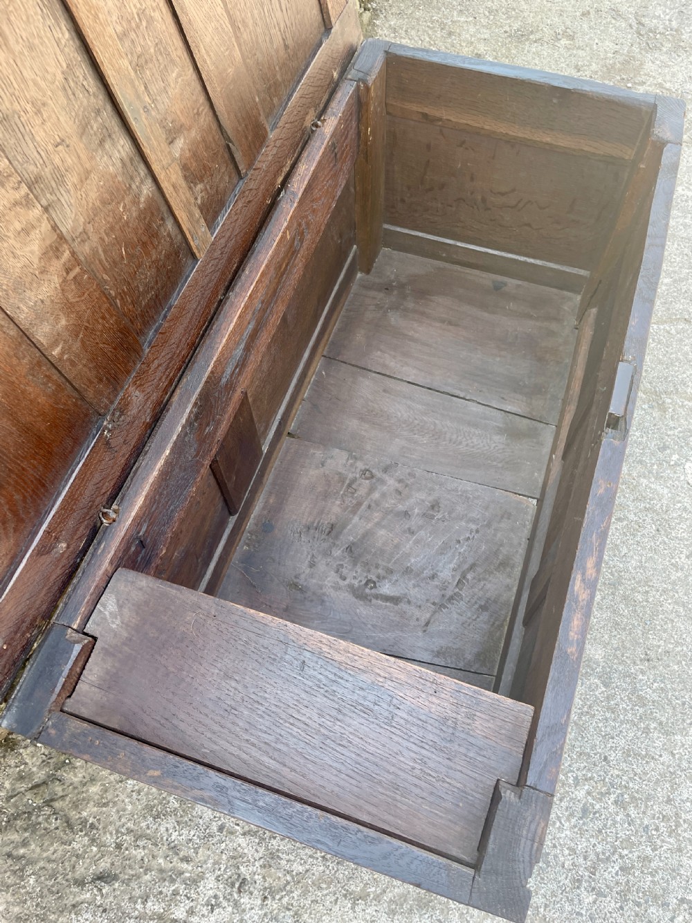 18th Century Oak Coffer View XVI