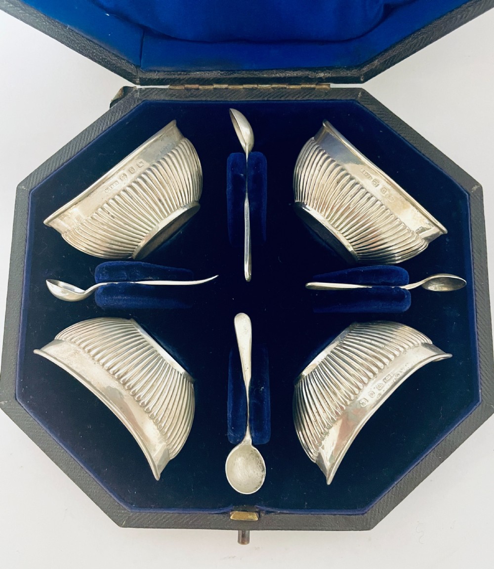 Box of Four Silver Salt Dishes with Spoons View III
