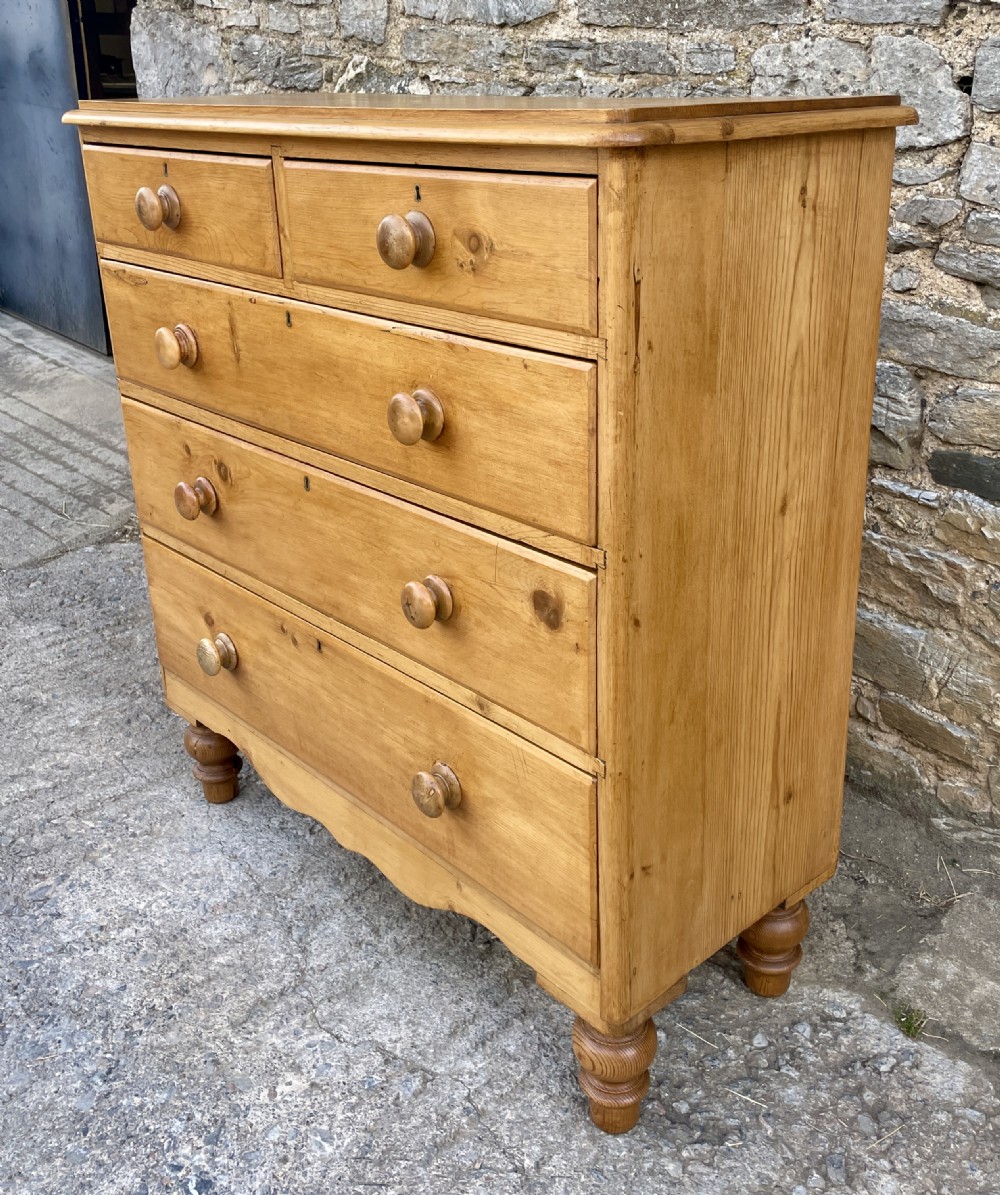 Large Victorian Pine Chest of Drawers View IV