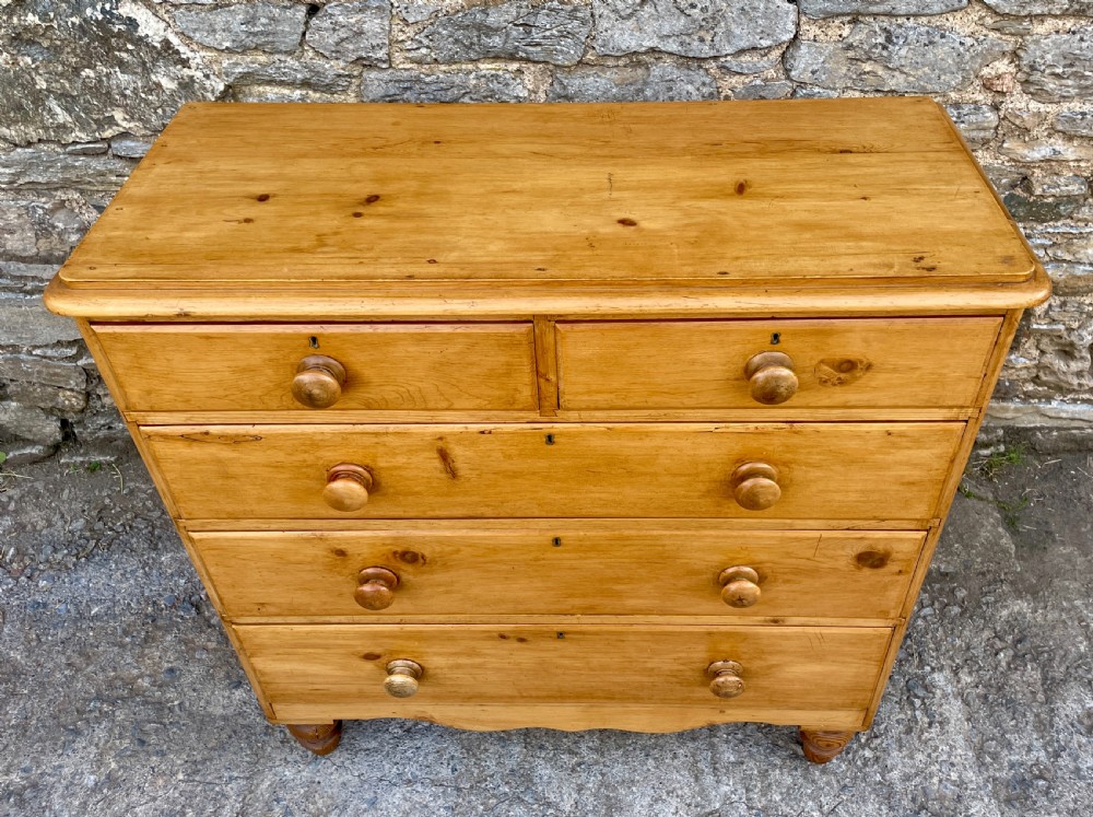 Large Victorian Pine Chest of Drawers View VI