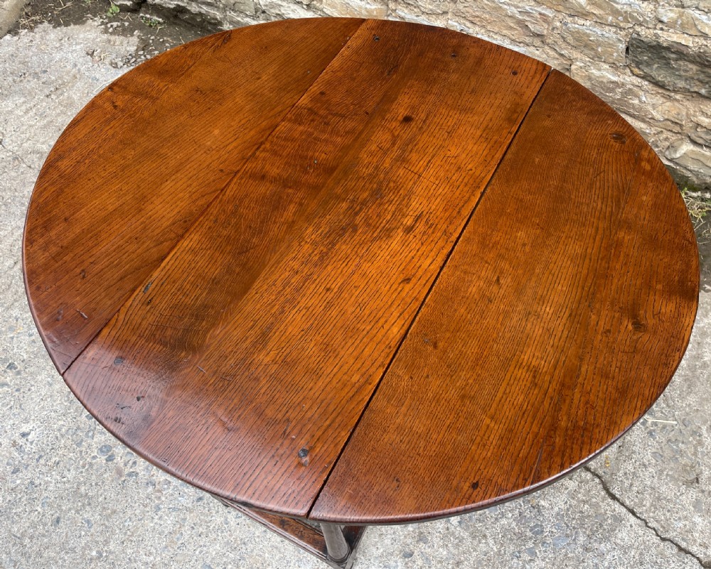 Small 18th Century Oak Gateleg Table View XIV