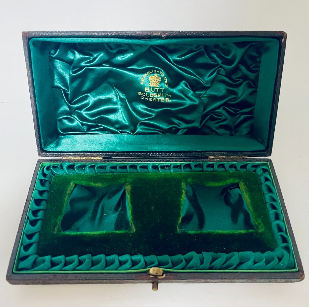 Pair of Victorian Silver Napkin Rings in Box View XII
