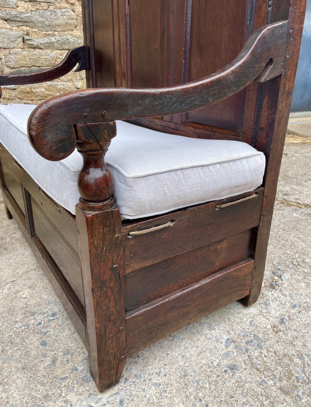 Early 18th Century Oak Settle View IX